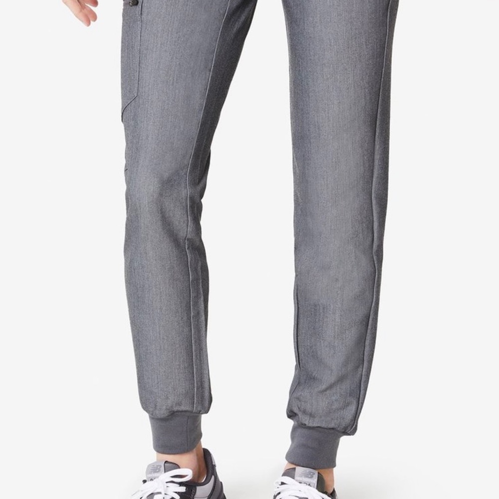 Figs Zamora Jogger Scrub Pants in Graphite